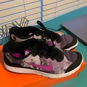 Womens Nike Flex Experience RN 4